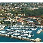 Apartment T2 Avec Piscine A 100 M De La