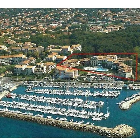 Apartment T2 Avec Piscine A 100 M De La