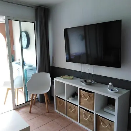 Apartment T2 Avec Piscine A 100 M De La