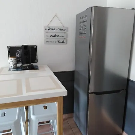 Apartment T2 Avec Piscine A 100 M De La
