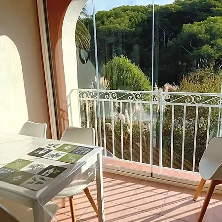 T2 Avec Piscine A 100 M De La Apartment *