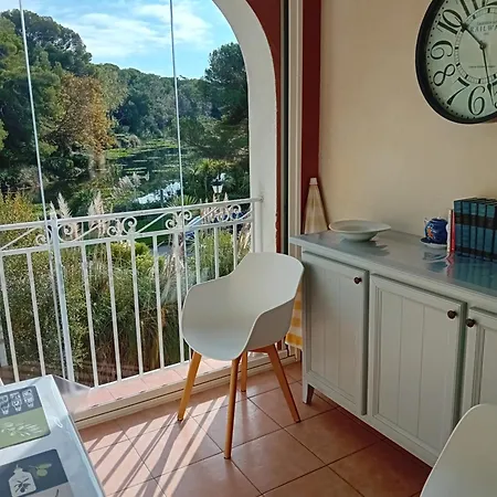 Apartamento T2 Avec Piscine A 100 M De La *