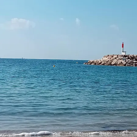 T2 Avec Piscine A 100 M De La *
